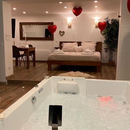 Love Room Unique - Sauna / Jacuzzi Charleville-Mézières Eksteriør bilde