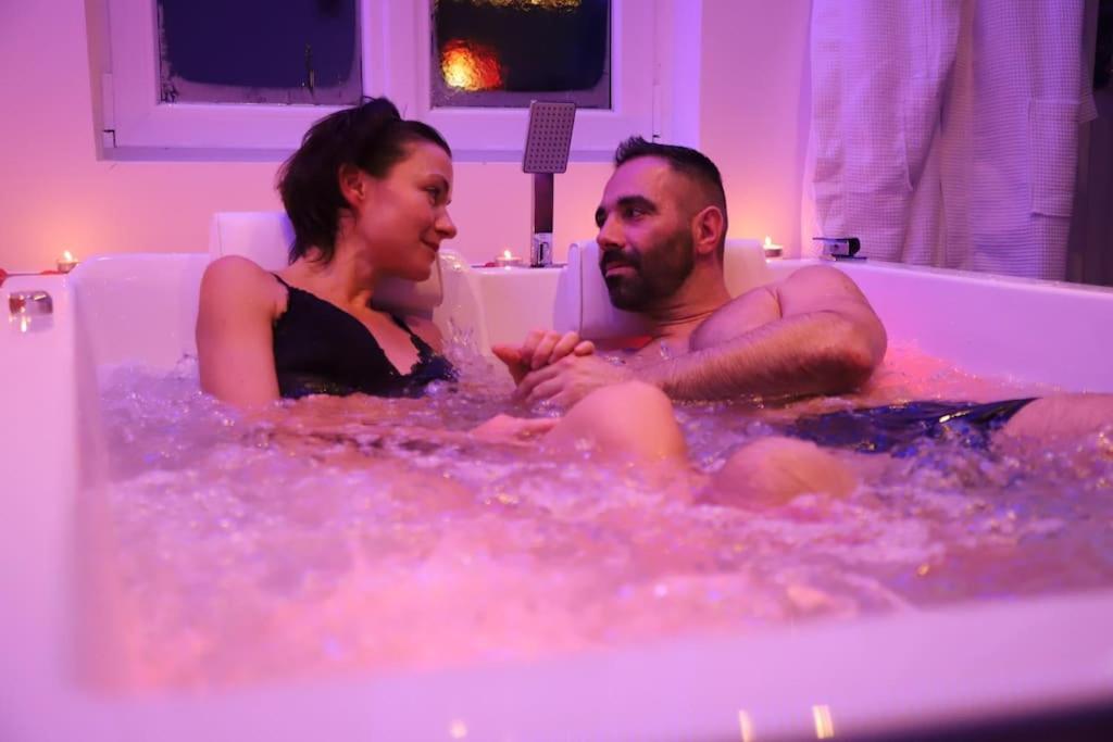Love Room Unique - Sauna / Jacuzzi Charleville-Mézières Eksteriør bilde
