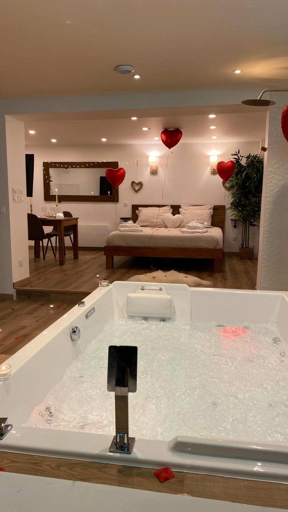 Love Room Unique - Sauna / Jacuzzi Charleville-Mézières Eksteriør bilde