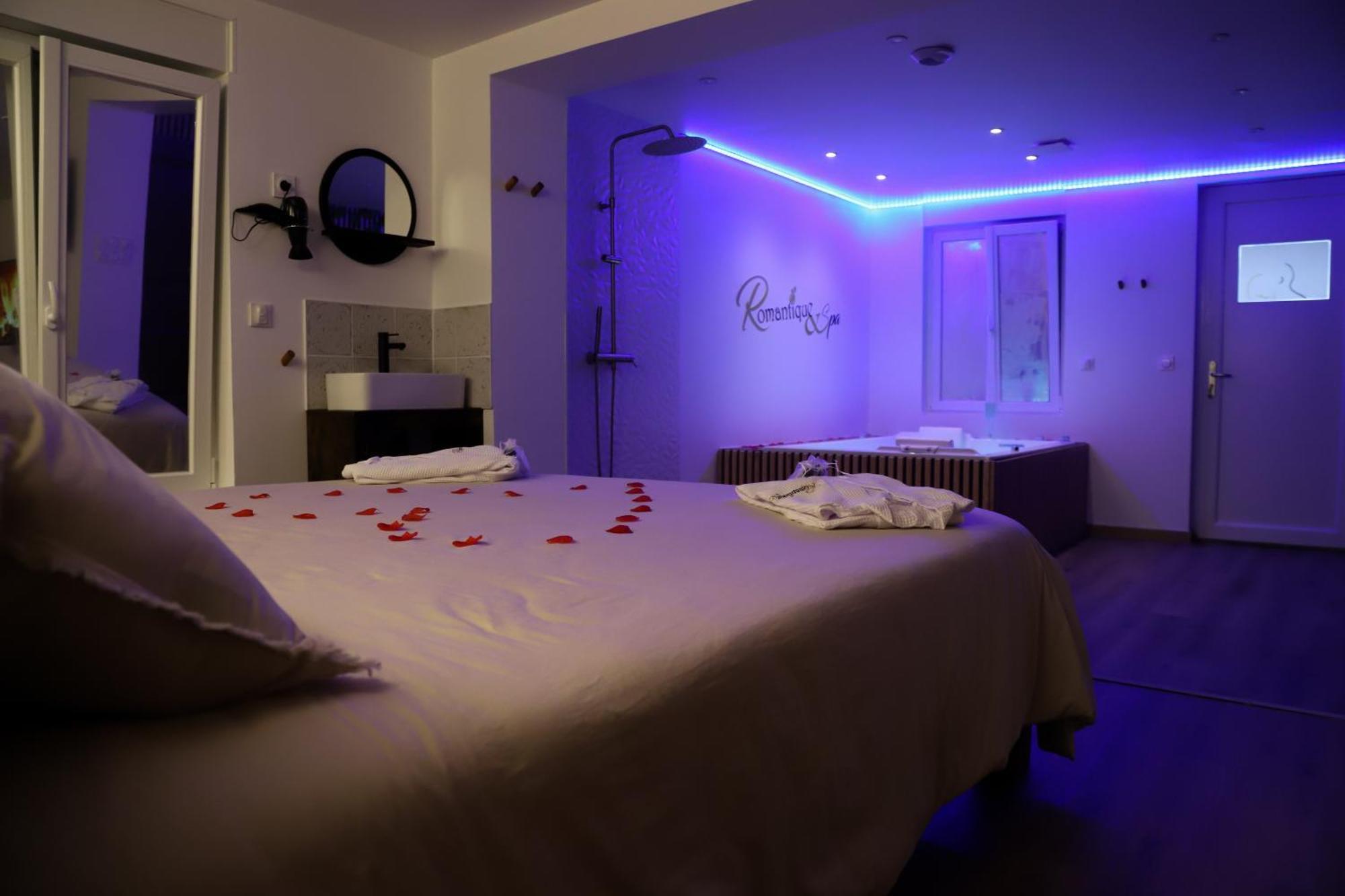 Love Room Unique - Sauna / Jacuzzi Charleville-Mézières Eksteriør bilde